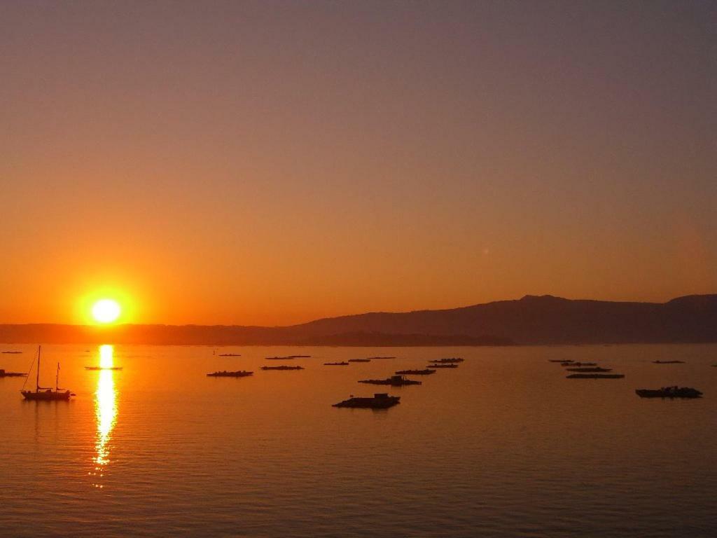 Piso Centrico Y Amplio En Praza Do Regueiro, A Illa De Arousa Buitenkant foto